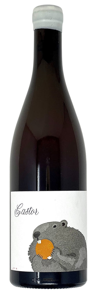 Castor Wine – Showcases a rich colour, deep minerality and glorious vibrancy and tension on the palate.  “Castor” is the Spanish word for beaver. 